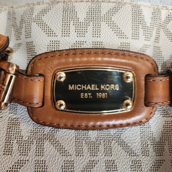 Michael Kors Hamilton Signature Vanilla Crossbody Tote Bag - Picture 2 of 16
